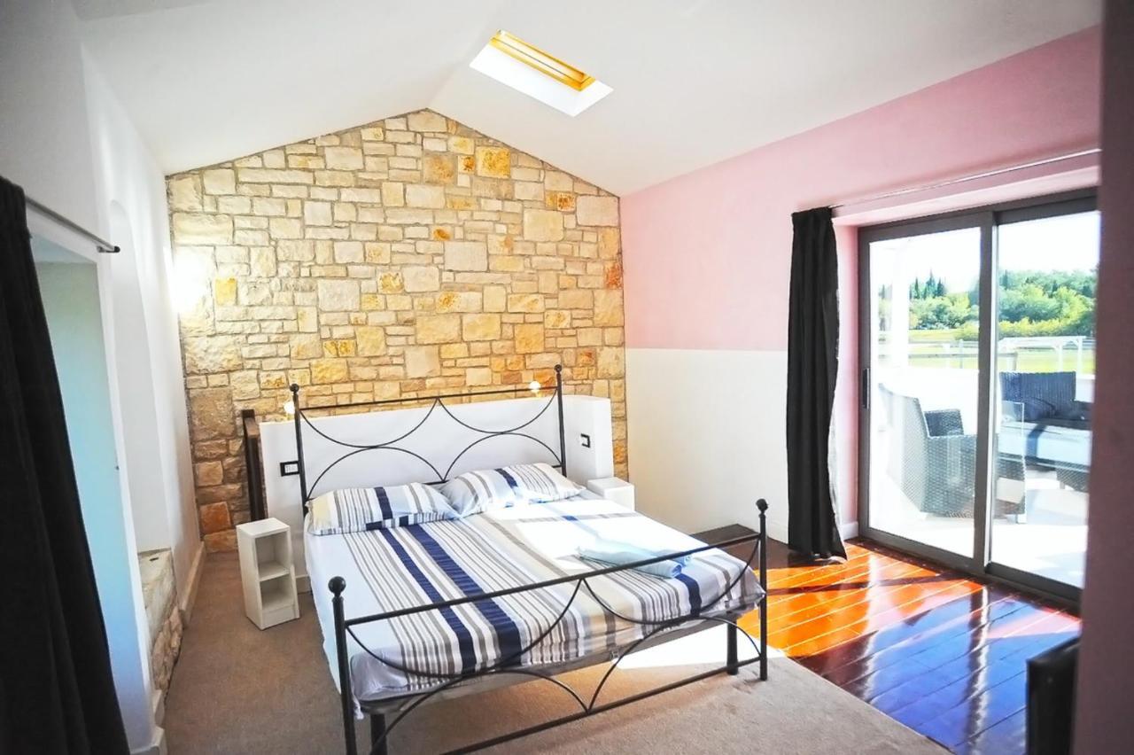 Unique Mojito With Extra Large Pool In For Up To 12 Persons, 6 Bedrooms * Rovinj